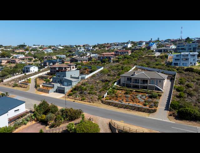 1,198M² VACANT LAND FOR SALE IN DANA BAY